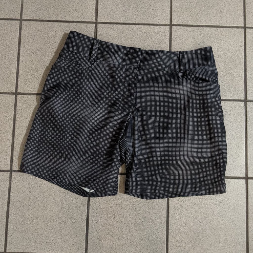 Cute Adidas Golf climalite golf shorts in size 4 with pockets